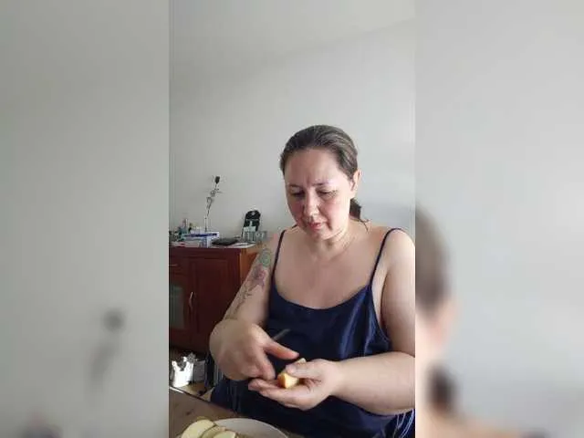 Live sex webcam photo for Ginaforu #243186181