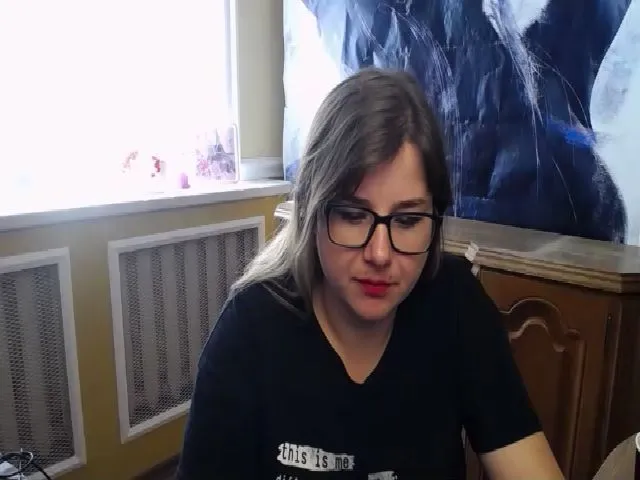 Live sex webcam photo for MonLais #258600197
