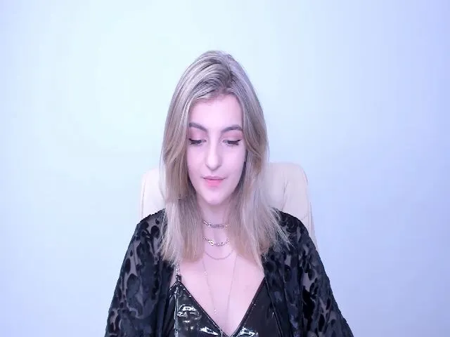 Live sex webcam photo for HelelGretta #253363325