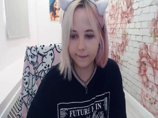 Live sex webcam photo for Helokit #258497183