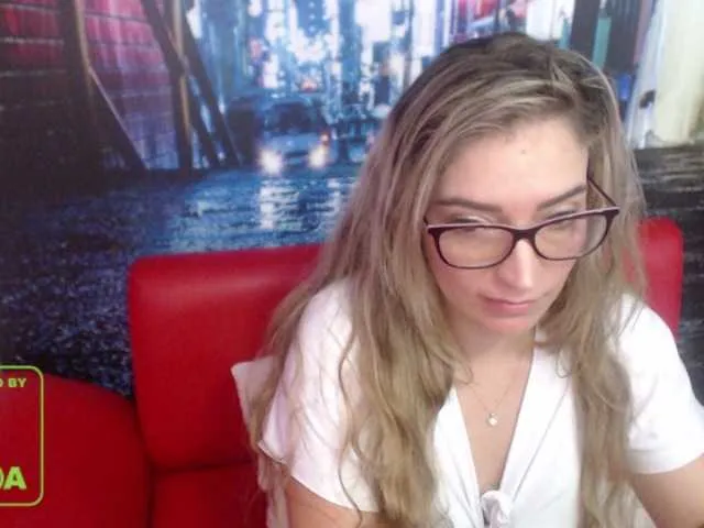 Live sex webcam photo for jeniferblanco #247595741