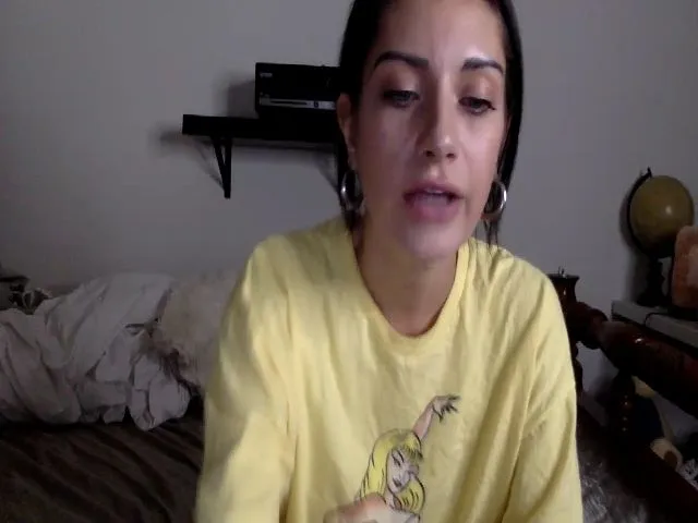 Live sex webcam photo for KekeXO #259845688