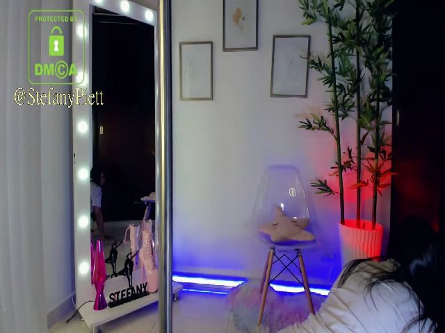 Live sex webcam photo for Stefany_gpiet #252517678