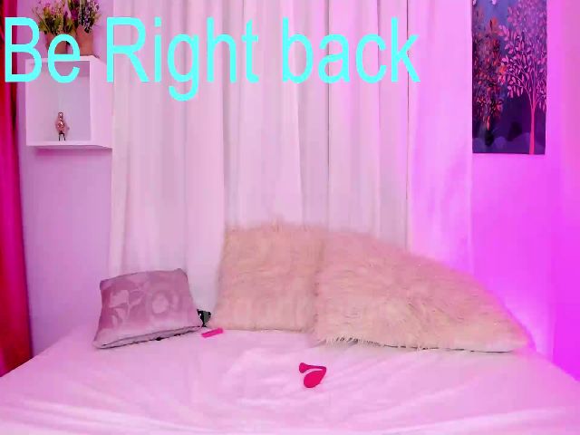 Live sex webcam photo for Meganmoore_ #253681439