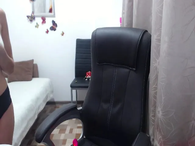 Live sex webcam photo for HereisChelsea #256011564