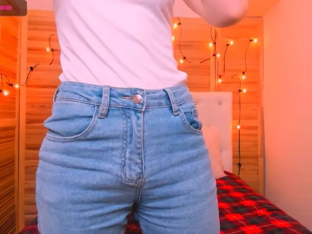 Live sex webcam photo for MarliTes #264709573