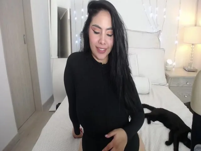 Live sex webcam photo for Marianviolet #261953252