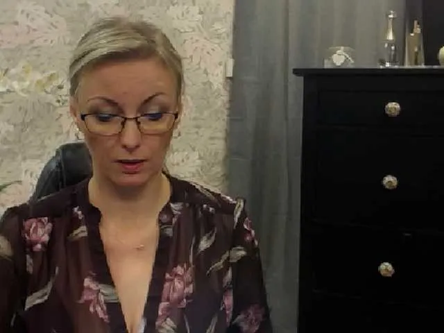 Live sex webcam photo for SoftVANESSA #240969402