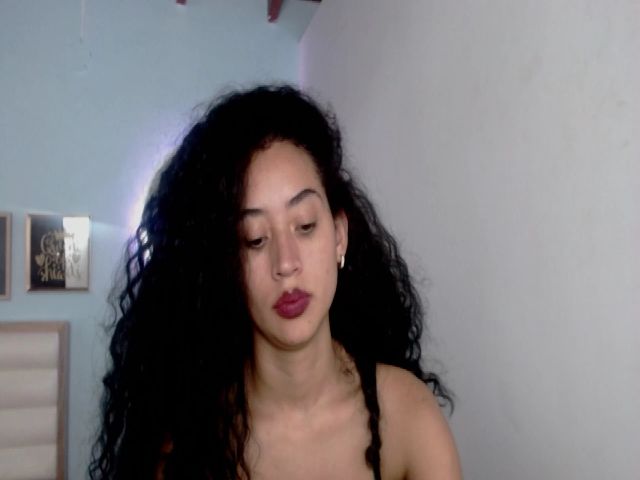 Live sex webcam photo for Jade_lee88 #254745497