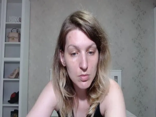 Live sex webcam photo for GlamyWife #261070138