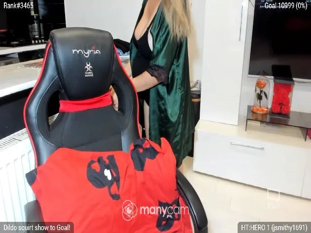 Live sex webcam photo for Littlegirl25 #252315972
