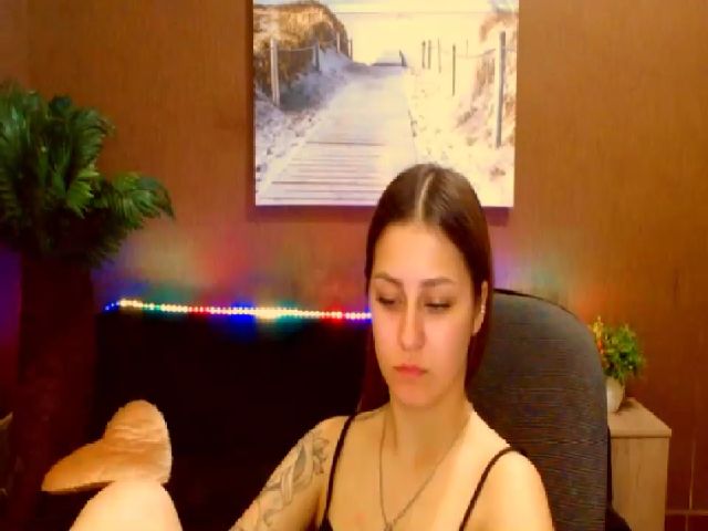 Live sex webcam photo for MsDream_ #263775417