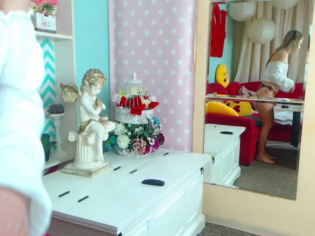 Live sex webcam photo for Sofia-Joy #241046968