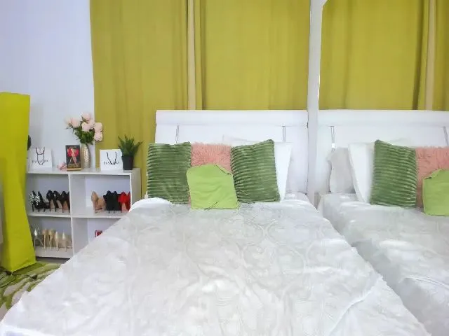 Live sex webcam photo for DreamEvy #261171040