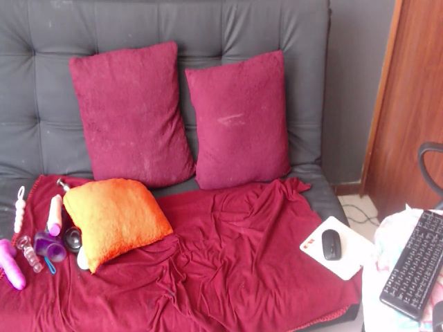 Live sex webcam photo for Latin__curly #263070786