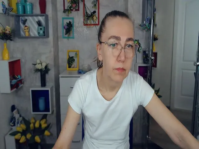 Live sex webcam photo for Greybunny #264871215
