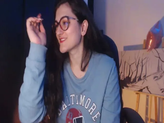 Live sex webcam photo for Miah_Peach #255247968