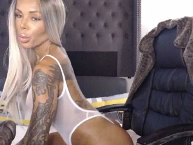 Live sex webcam photo for Claritababe #251174508
