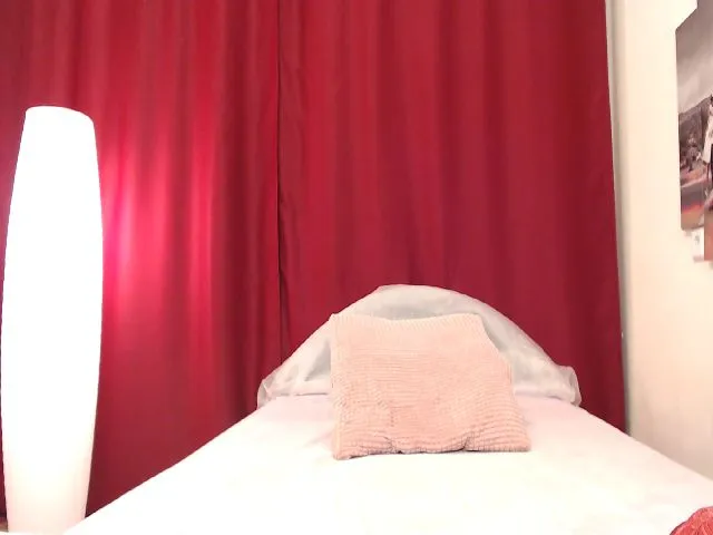 Live sex webcam photo for LoloMercier #257875923
