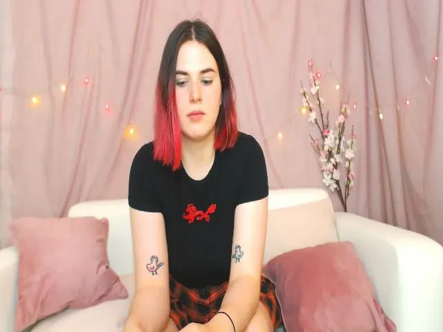 Live sex webcam photo for Miss_Lizzy_ #261917612