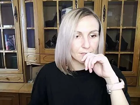 Live sex webcam photo for HonyMiliam #244961414