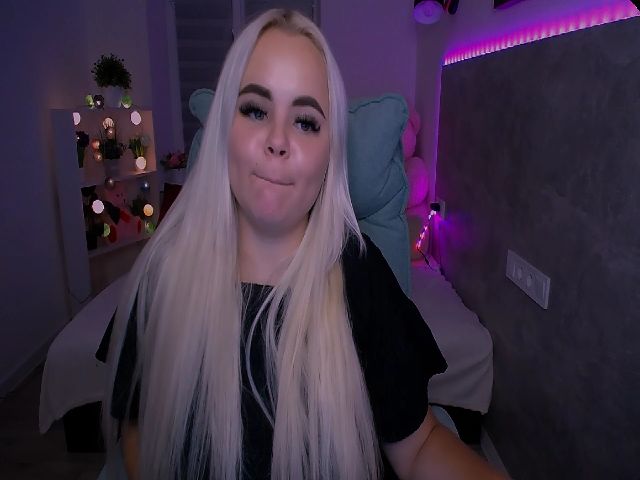 Live sex webcam photo for Jenni__fer #257864417