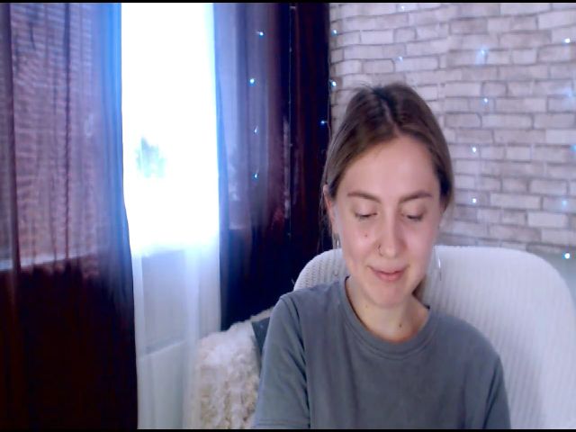 Live sex webcam photo for CumMeaRiver #259096292