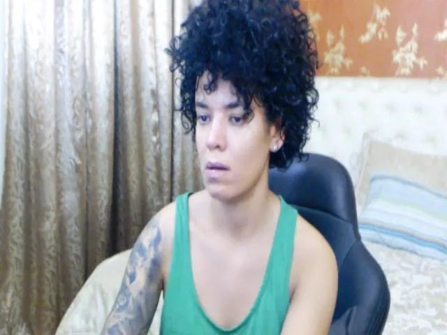 Live sex webcam photo for LaraAnne_ #258806794