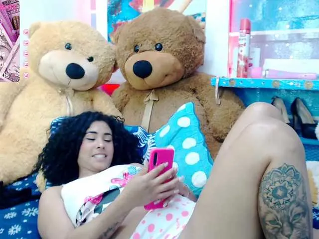 Live sex webcam photo for GlendaHolt #250735360