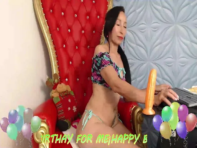 Live sex webcam photo for BlowMommy #252467862