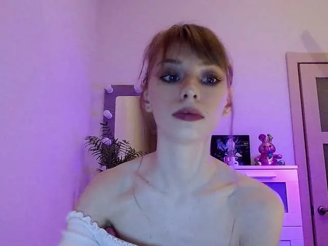 Live sex webcam photo for Emerald20 #241303617