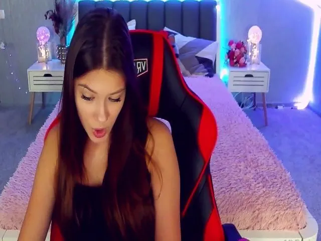 Live sex webcam photo for ReginaVin #264300885