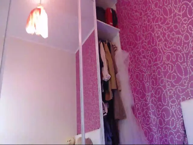 Live sex webcam photo for Neon_Candy #263779981