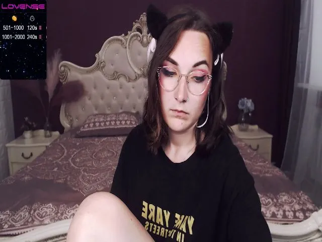 Live sex webcam photo for WinonaCooper #256229679