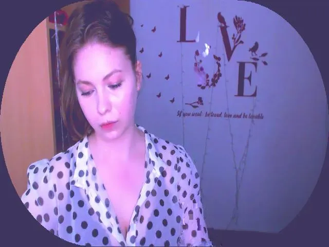 Live sex webcam photo for MollyMey #254259249