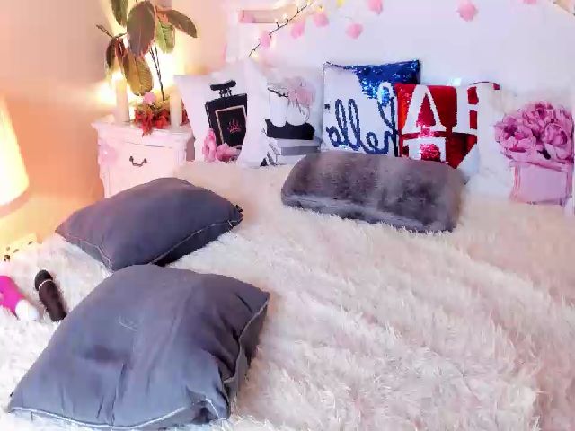 Live sex webcam photo for Marrygrayes #264450010