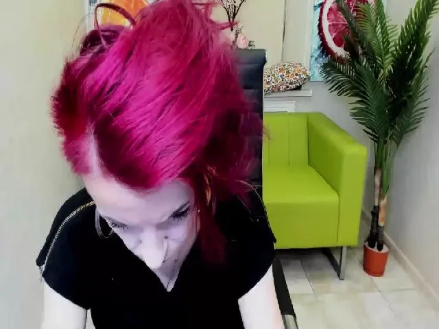 Live sex webcam photo for RubyBlaze #256761729