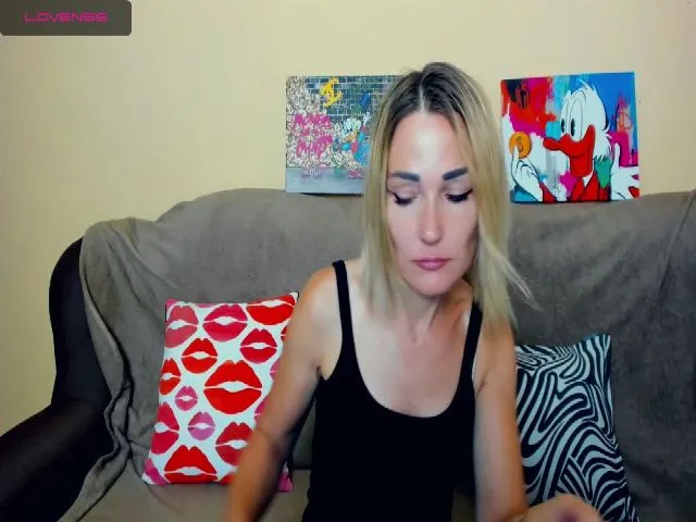 Live sex webcam photo for SecretDream #263006379