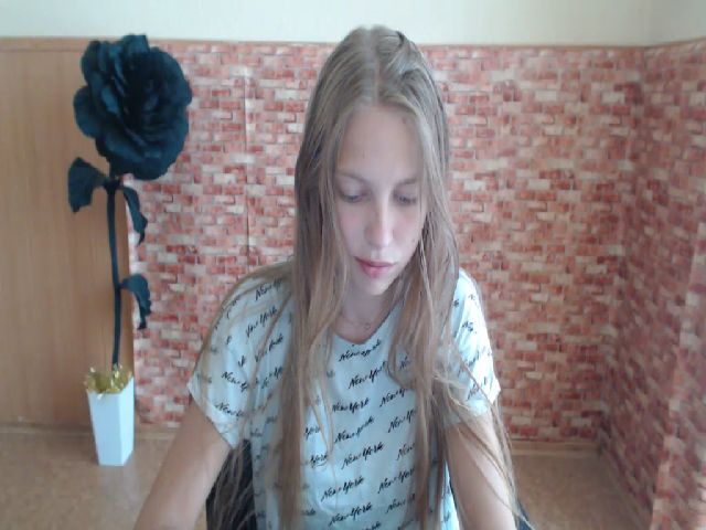 Live sex webcam photo for SshyTeen #259800827