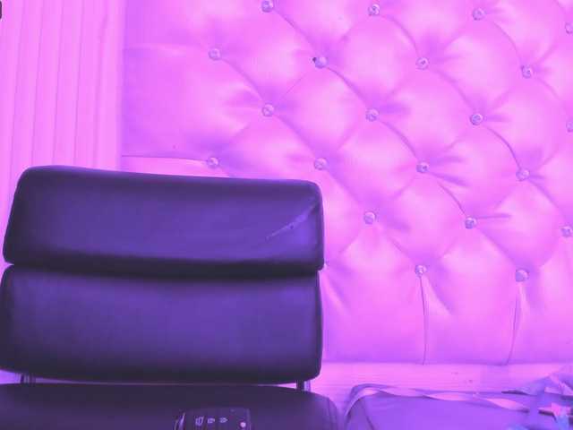 Live sex webcam photo for xnaomy #241089777