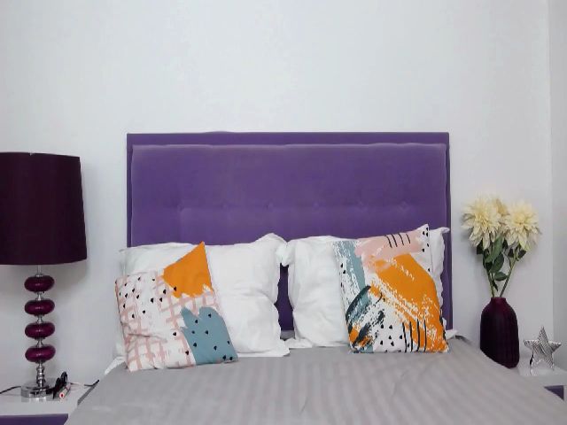 Live sex webcam photo for InnaHottyX #256874613