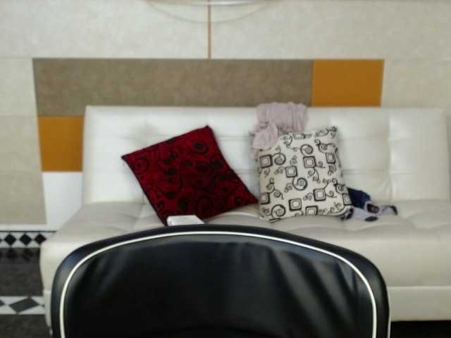 Live sex webcam photo for cristal-230 #245107167