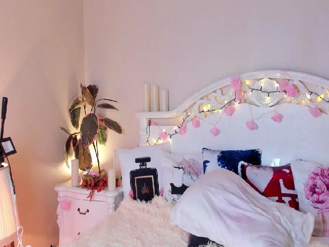 Live sex webcam photo for Marrygrayes #258775344