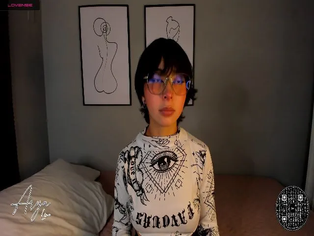 Live sex webcam photo for Arya_Line #256658149