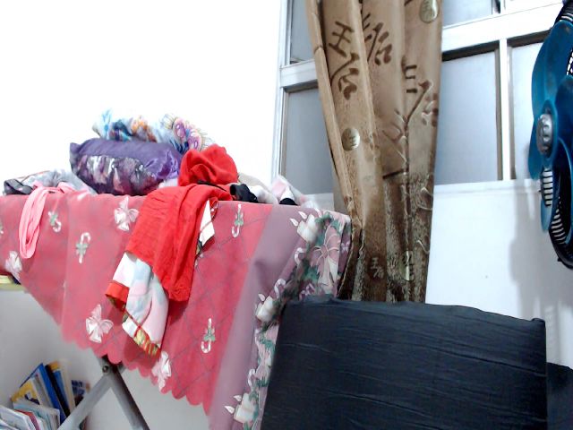 Live sex webcam photo for Angelina323 #257316322