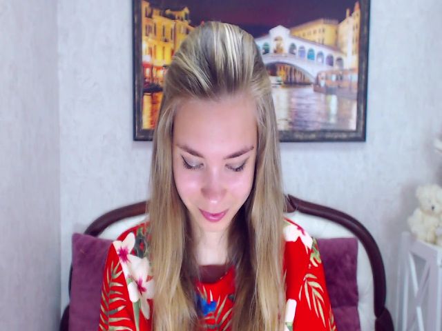 Live sex webcam photo for RossandaShy #252994546