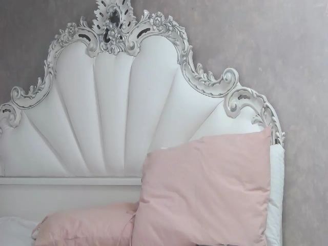 Live sex webcam photo for SoffyyHot #253080334