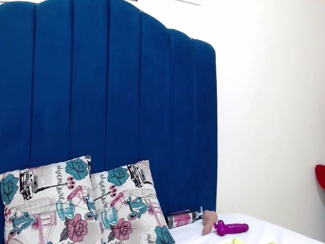 Live sex webcam photo for ALONDRA_HOT25 #261698472