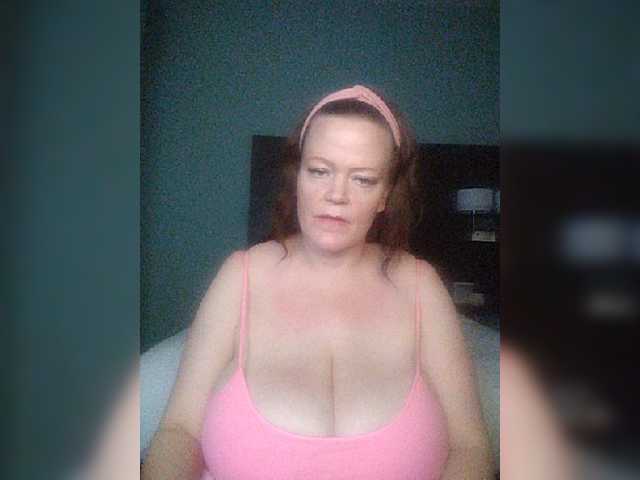 Live sex webcam photo for PennyLaney #248987699