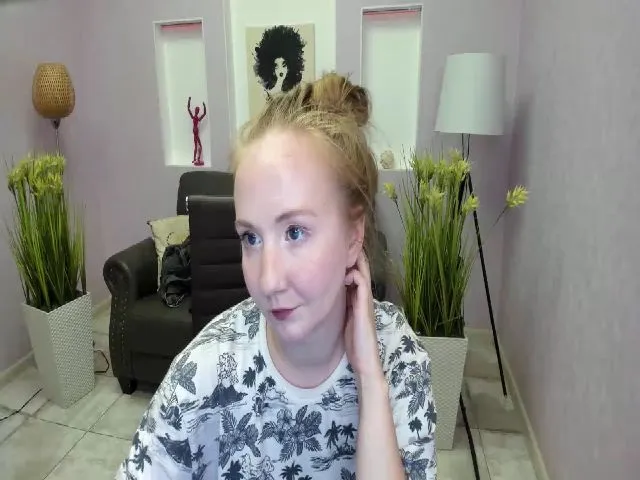 Live sex webcam photo for StunningKelly #262784313